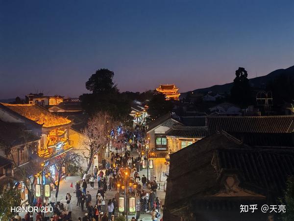 未来文明的进程中怎样才能创造和设计出属于民族特色的东方美韵服饰？