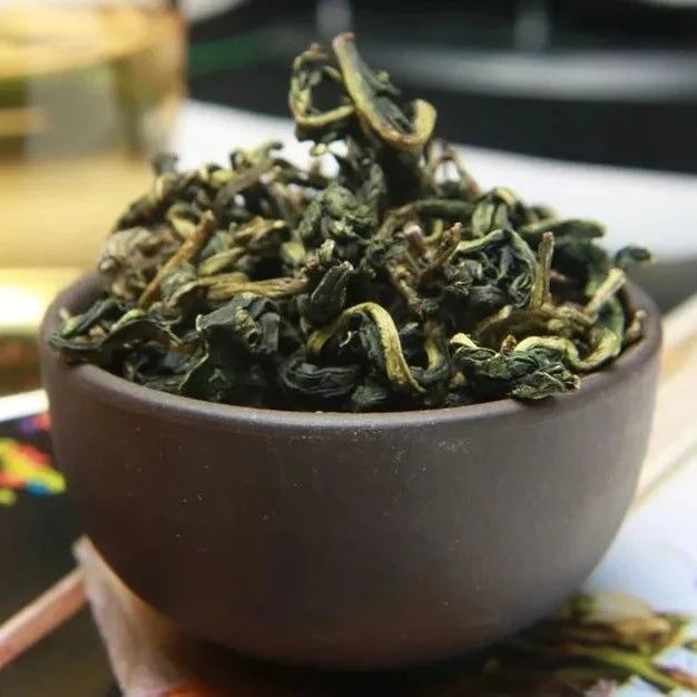 惹火上身也不怕，来一杯蒲公英茶，又降气，又清热，又解毒！