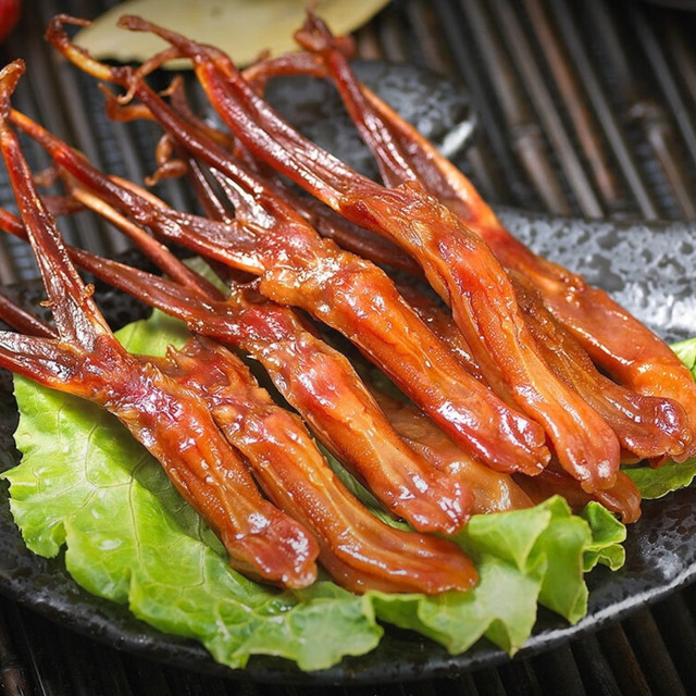 温州风味藤桥牌精品鸭舌，酱香味浓郁的舌尖诱惑
