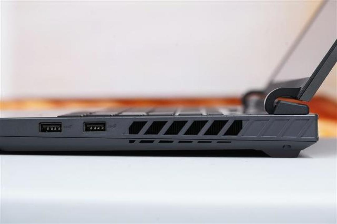 ROG魔霸9首发评测:锐龙9 X3D+RTX 5070 Ti双芯旗舰,13999元重塑电竞本性能天花板