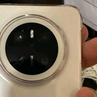 HUAWEI Mate 70：重塑智能旗舰新高度，曜石黑演绎科技美学