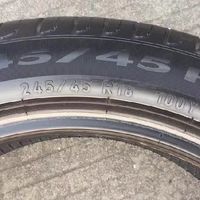高性能夏季轮胎推荐：倍耐力与马牌