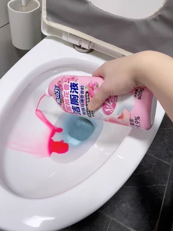 兔力洁厕液，强力去污，清新留香