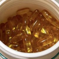 高品质鱼油胶囊，富含Omega-3