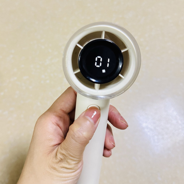飞利浦手持小风扇：超轻便携