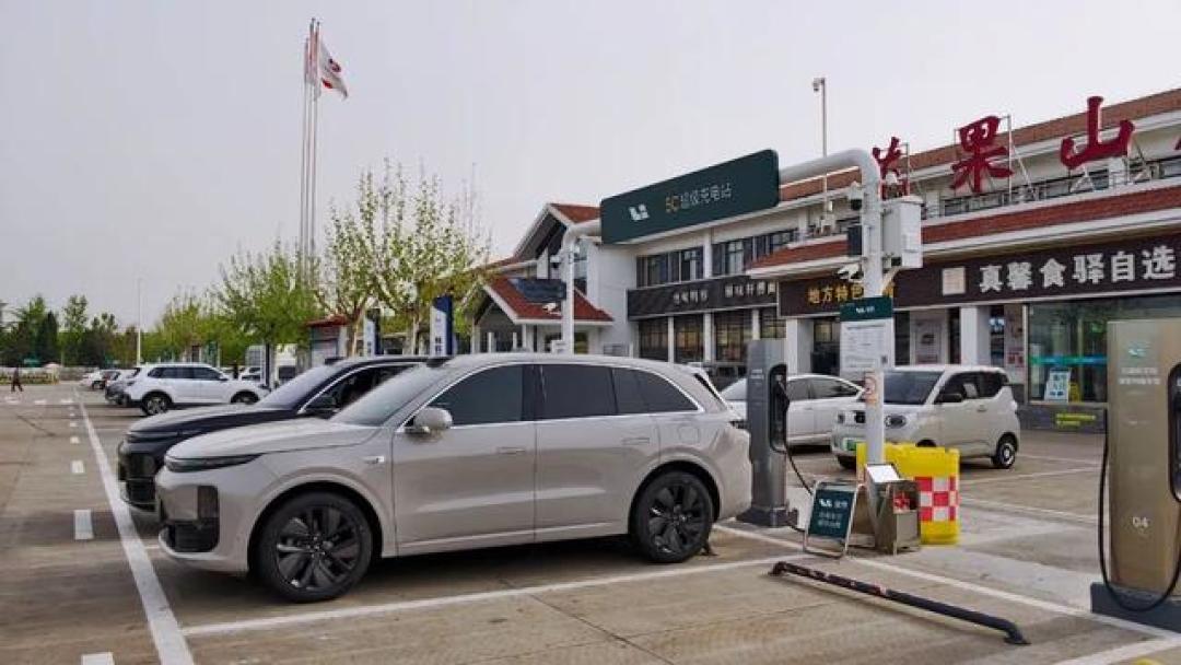 理想L6长途实测:25万级家庭出行全能车,入门配置藏着旗舰实力