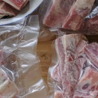 龙大肉食 黑猪肋排400g 冷冻免切黑猪排骨猪肋骨 酱卤食材