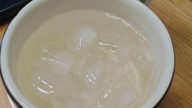 加点冰块，喝起来更爽的椰子水