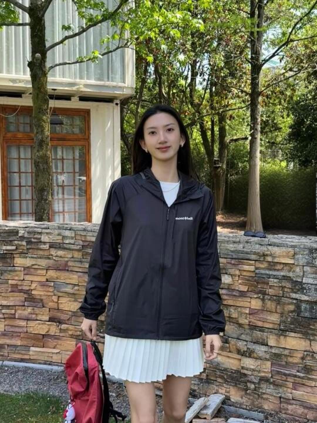 Montbell皮肤衣制霸今夏街头：透气防晒与都市时尚的完美平衡