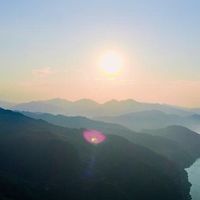 桌面充电站，为何不香了？