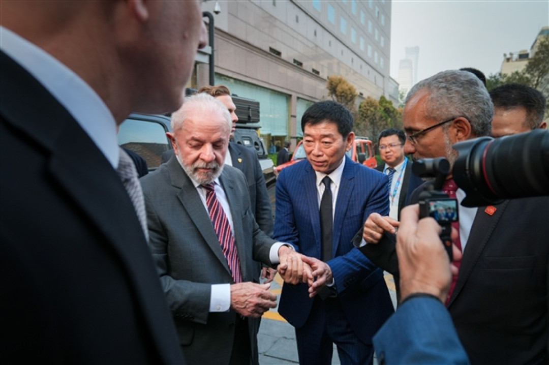 巴西总统亲自体验魏牌全新高山车型 长城魏建军陪同接待