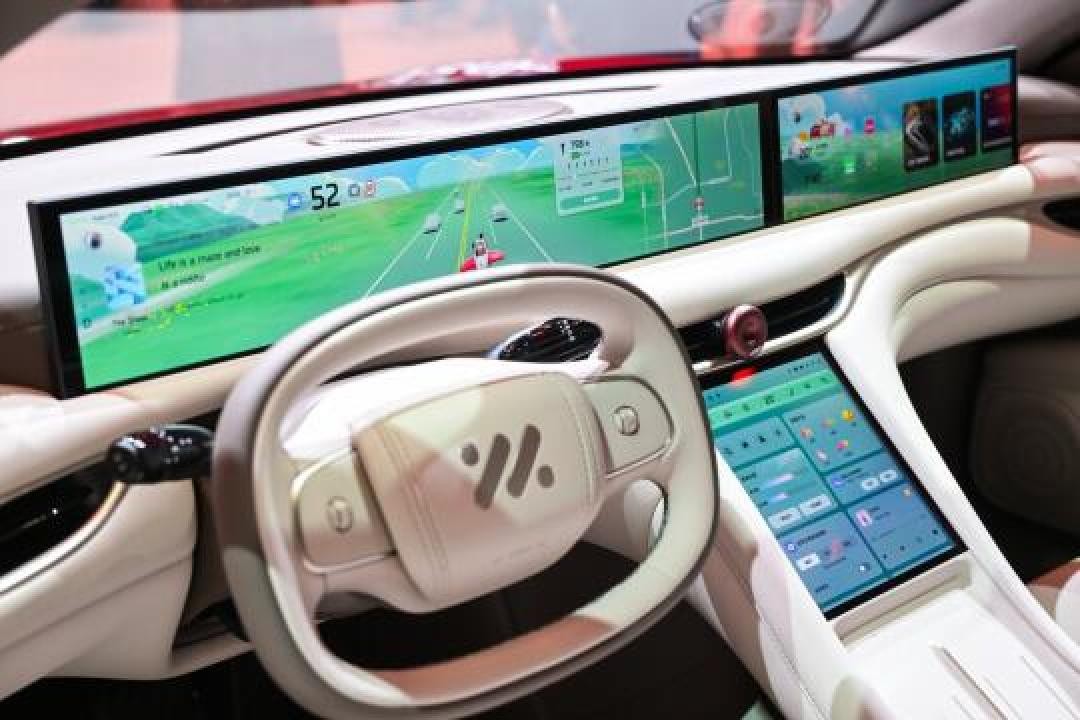 智己L6上市:灵蜥数字底盘+850km续航,预售订单突破2.4万台