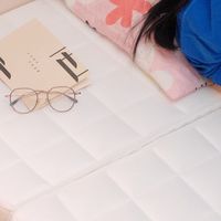 栖作奇遇小硬垫体验：轻便易打理，双面可用，给孩子的新选择！