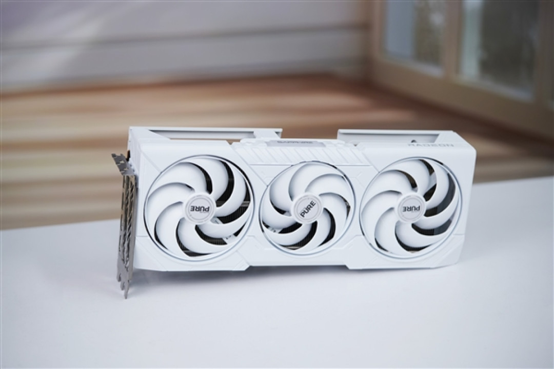 碾压RTX 5060 Ti!蓝宝石RX 9070 GRE GAMING OC 12GB DUAL显卡图赏