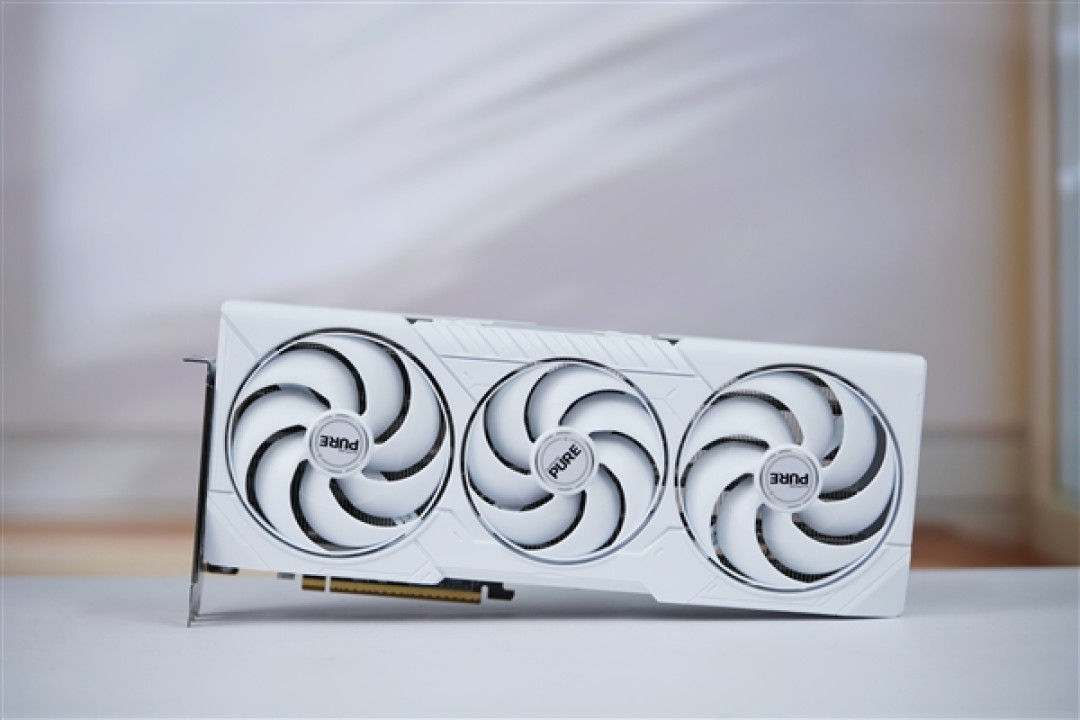 碾压RTX 5060 Ti!蓝宝石RX 9070 GRE GAMING OC 12GB DUAL显卡图赏