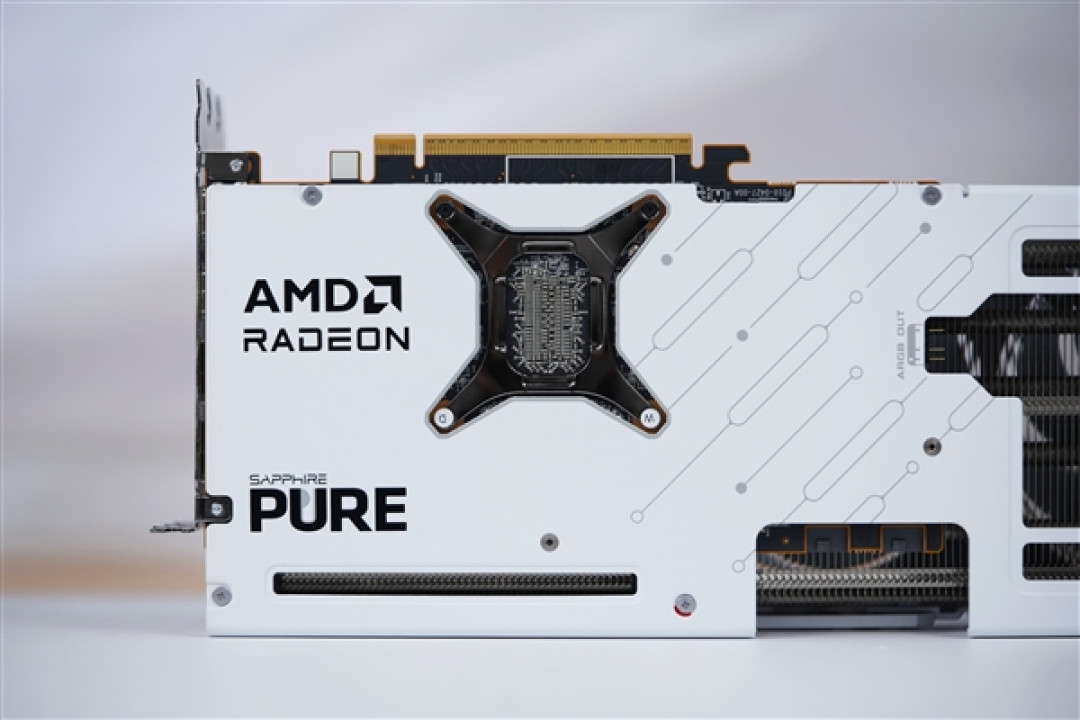 碾压RTX 5060 Ti!蓝宝石RX 9070 GRE GAMING OC 12GB DUAL显卡图赏