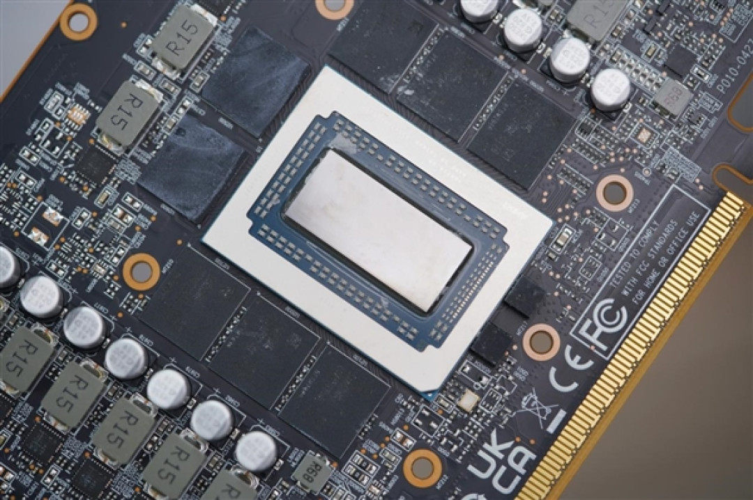 碾压RTX 5060 Ti!蓝宝石RX 9070 GRE GAMING OC 12GB DUAL显卡图赏