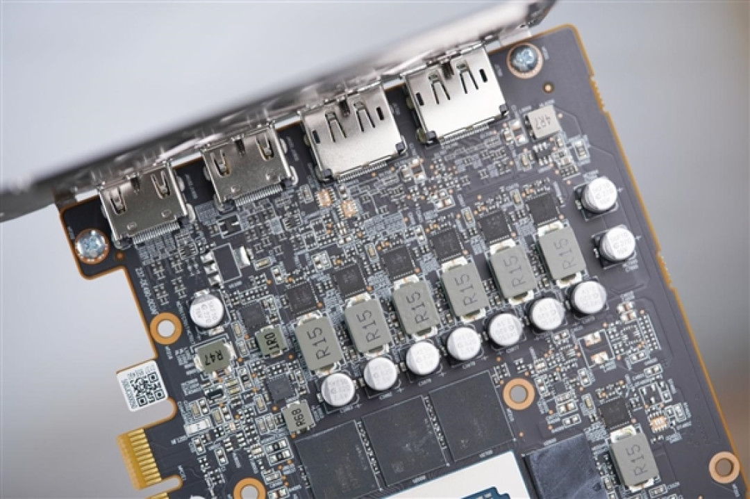 碾压RTX 5060 Ti!蓝宝石RX 9070 GRE GAMING OC 12GB DUAL显卡图赏