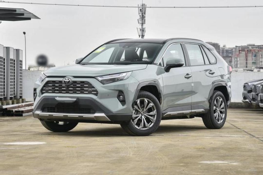 丰田RAV4荣放试驾体验:省油空间是真香,噪音内饰成硬伤该买吗?