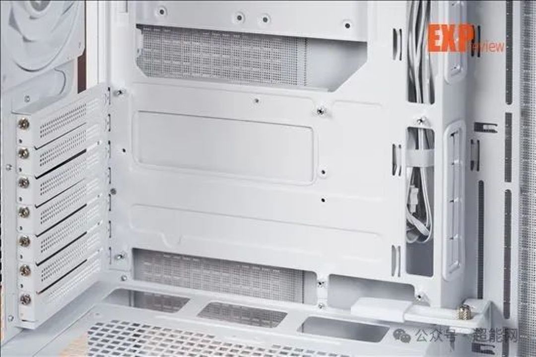 微星MPG VELOX 300R AIRFLOW PZ评测:细节设计足够多,预装风扇很强力