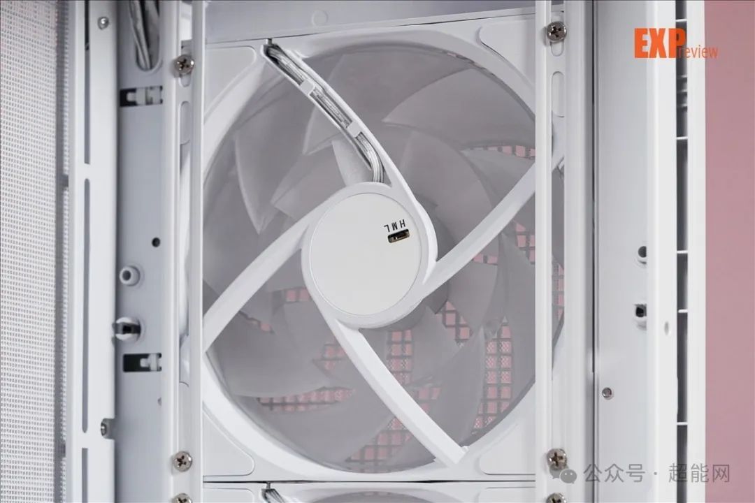 微星MPG VELOX 300R AIRFLOW PZ评测:细节设计足够多,预装风扇很强力