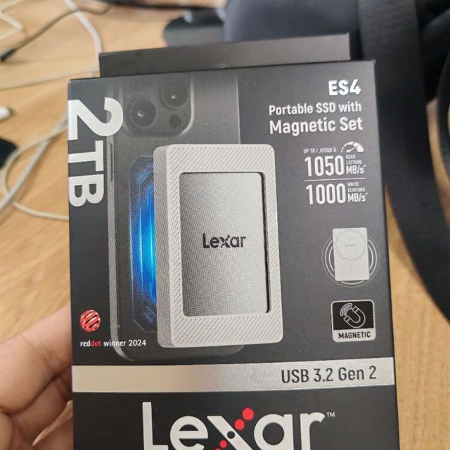 Lexar ES4 2TB移动固态硬盘笔记：红点设计与高性能的融合
