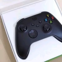 微软Xbox无线游戏手柄：蓝牙畅玩，适配多平台，尽享游戏盛宴