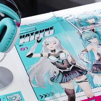 华硕 ASUS  X 初音未来 TX 天选 301 游戏耳机：颜值与实力并存的游戏外设