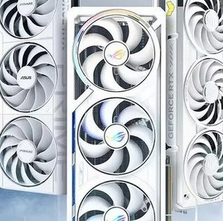 华硕发布白色版“夜神” ROG Astral RTX 5090/5080 非公版显卡