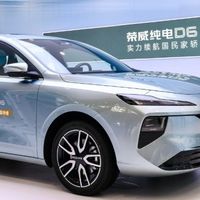 2025新能源电动轿车排名前十名：五款热门车型深度测评