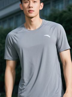安踏冰丝速干T恤：春夏运动优选