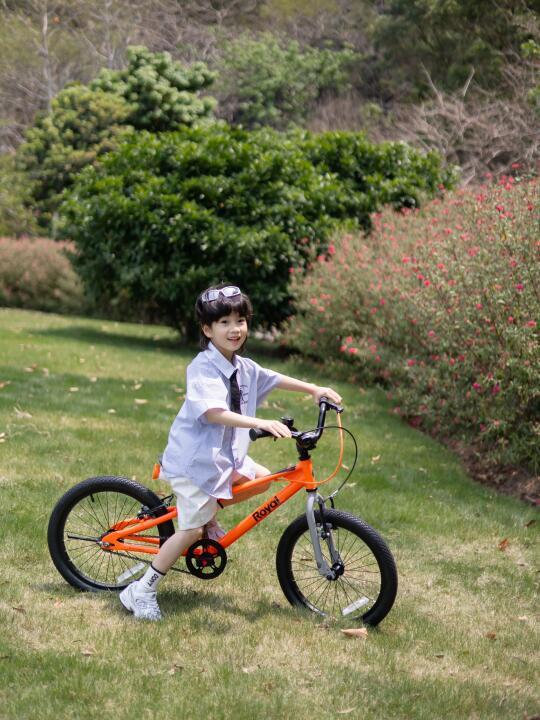 5岁正是追风的年纪！成功解锁18寸儿童单车🚲