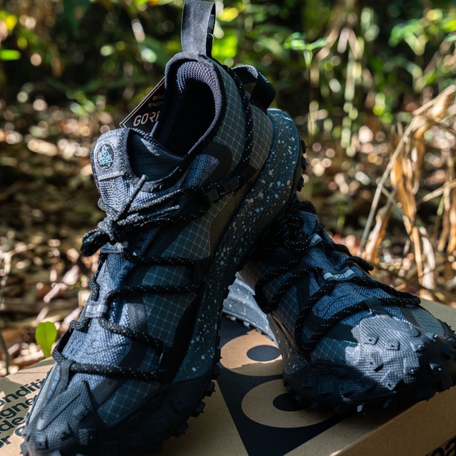 黑色要溢价到2000多的Nike ACG Mountain Fly，换个色我700多到手