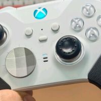 微软Xbox无线游戏手柄：磨砂黑经典，畅游多平台游戏盛宴