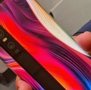 网传丨大招！苹果开发四曲面屏 iPhone，重新定义侧边操控、或屏下摄像、全固态电池