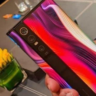 网传丨大招！苹果开发四曲面屏 iPhone，重新定义侧边操控、或屏下摄像、全固态电池 