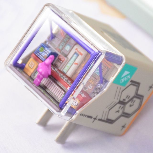 可拼装的氮化镓充电器？酷炫好玩：无限创燥赛博商店充电头