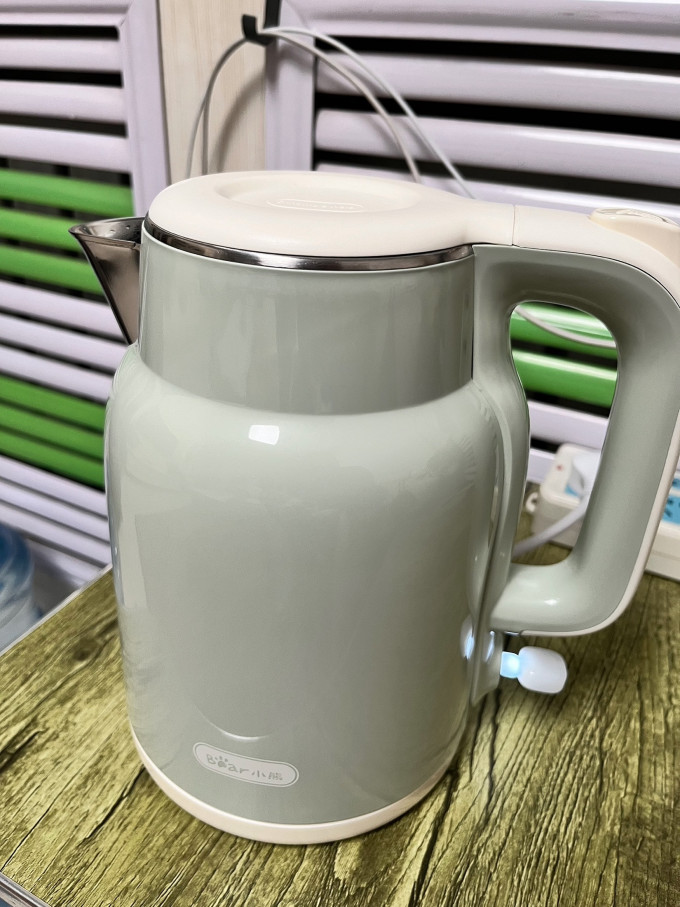 小熊电水壶