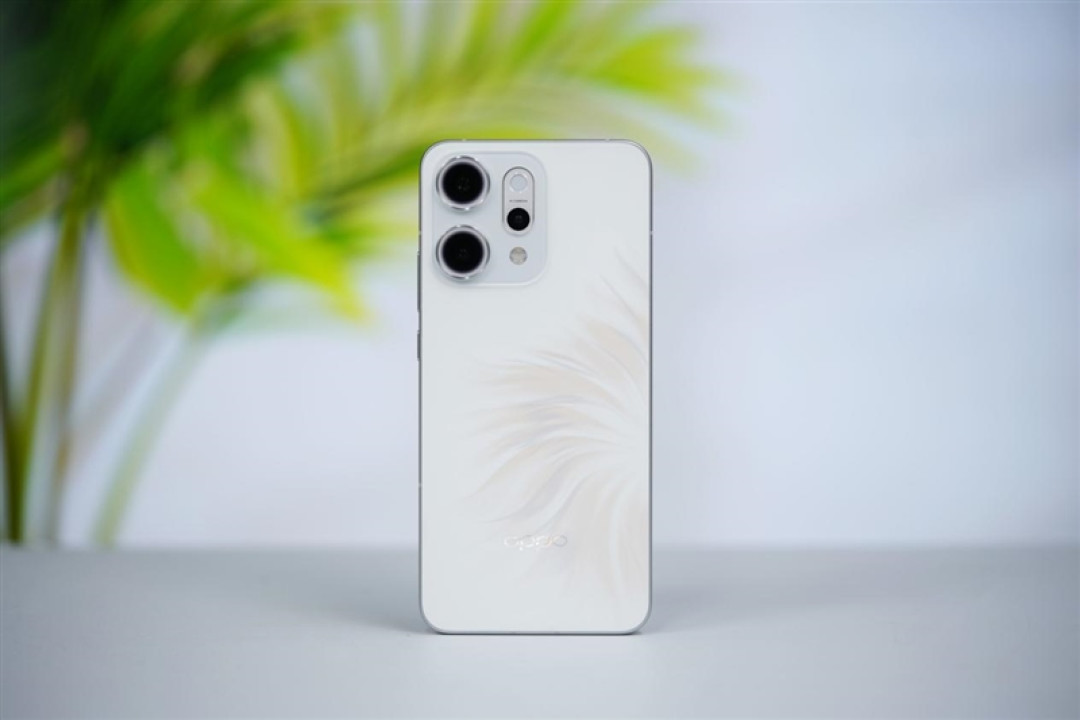 最潮的Live图神机来了!OPPO Reno14 Pro全面评测:一台很懂年轻人的时尚旗舰