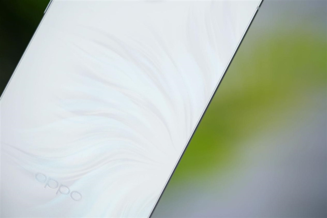 最潮的Live图神机来了!OPPO Reno14 Pro全面评测:一台很懂年轻人的时尚旗舰