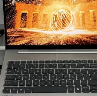 天马展示两款16英寸国产游戏屏幕、480Hz 超高刷