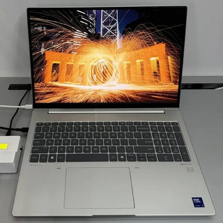 天马展示两款16英寸国产游戏屏幕、480Hz 超高刷