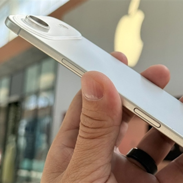 苹果“大招”曝光，旧iPhone降价，新iPhone实力很炸