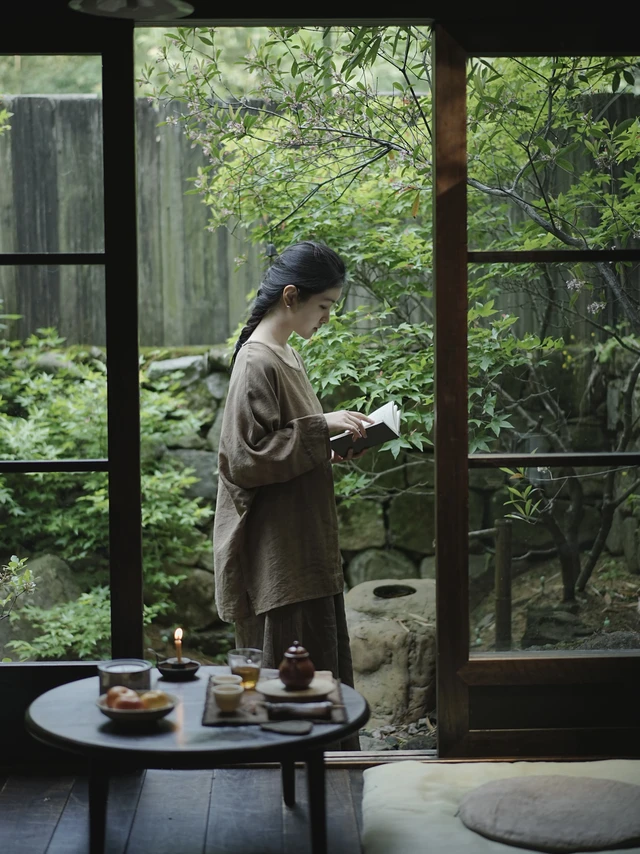 “茶汤里有个琥珀色的春天”