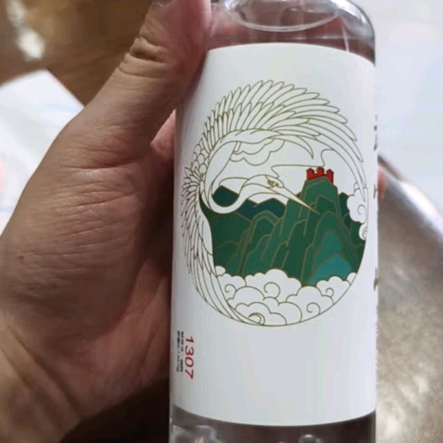 武当山天然水：源自丹江口深层，品味自然弱碱之甘