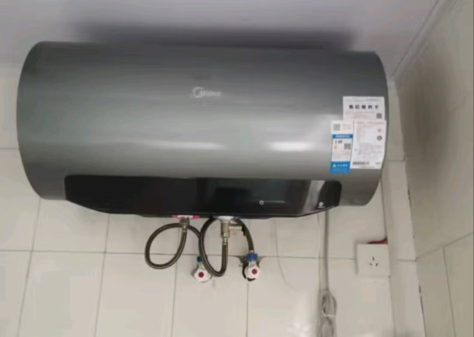 美的电热水器