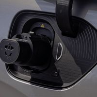 25款ES6要不要选“交流套装”？蔚来老车型能用转换头外放电吗？