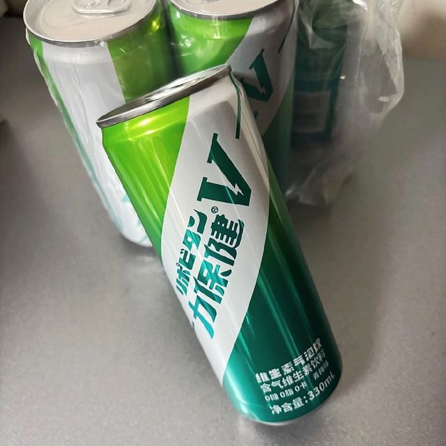 力保健青梅味气泡饮，无糖畅爽新体验！