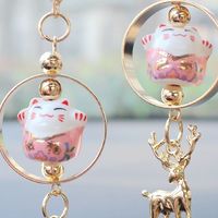 内后视镜挂件，装饰还是安全隐患？