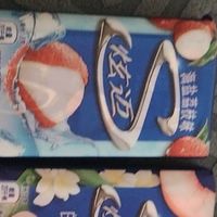 炫迈白桃槐花味口香糖：夏日里的甜蜜与清新碰撞